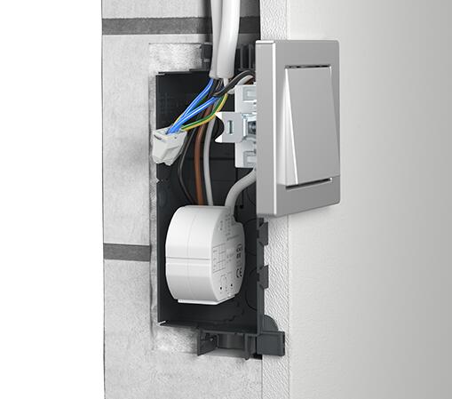 Ugradna dozna za elektroniku 1068-02 4 Ugradna dozna za elektroniku, sa pregradom, nizajuća