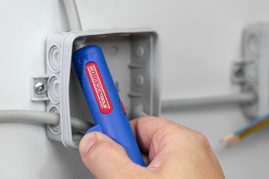 Komplet alata Electrical Installation Set 1 4 komlet alata za skidanje izolacije presovanje hilzni