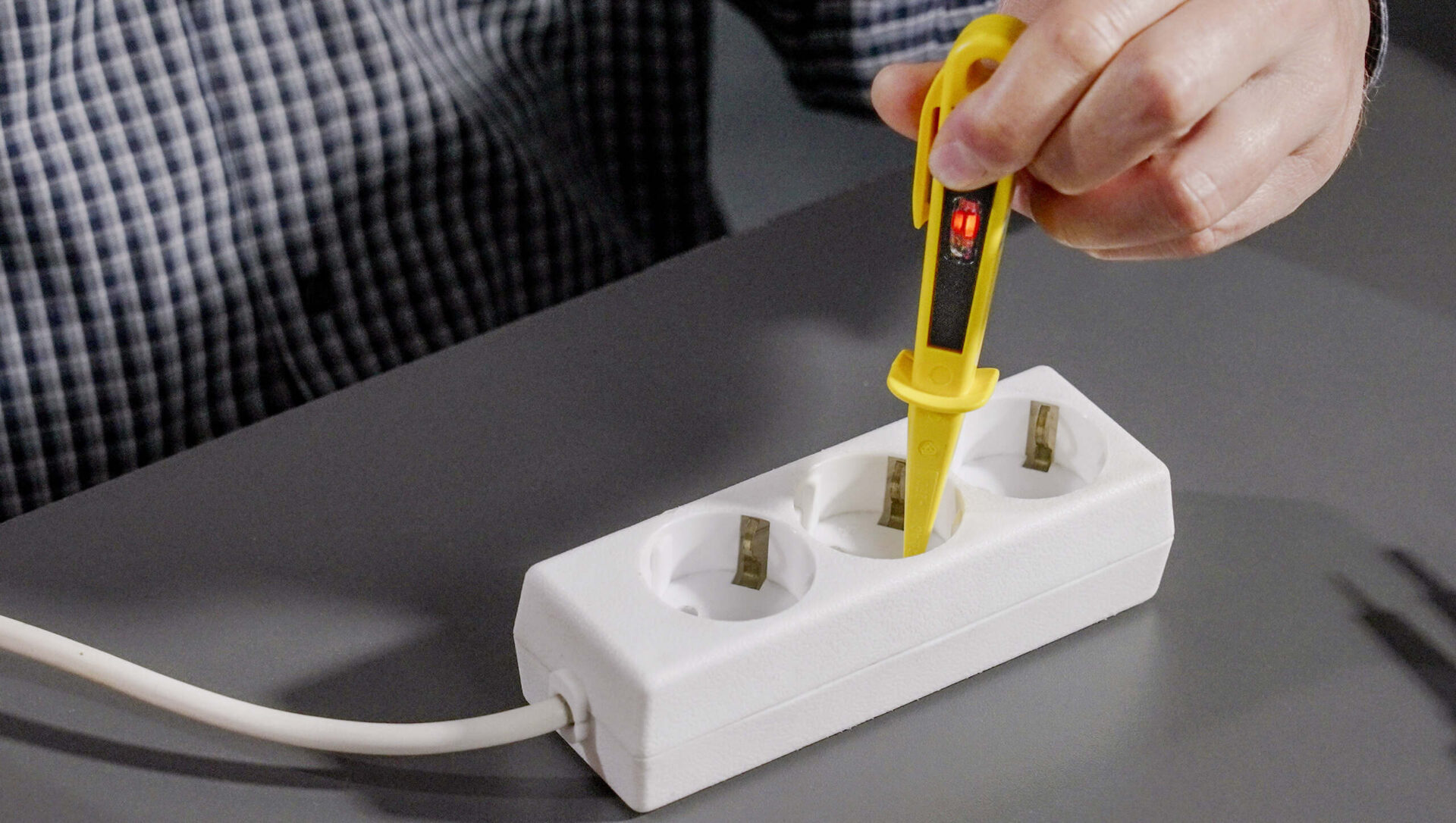 Ispitivač napona PAN PSD190 2 Ispitivač napona faze