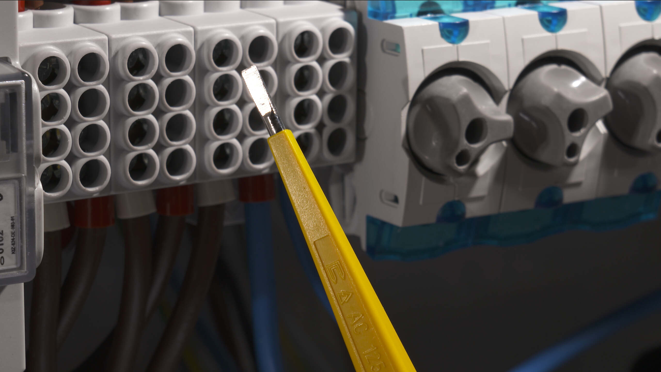 Ispitivač napona PAN PSD190 6 Ispitivač napona faze